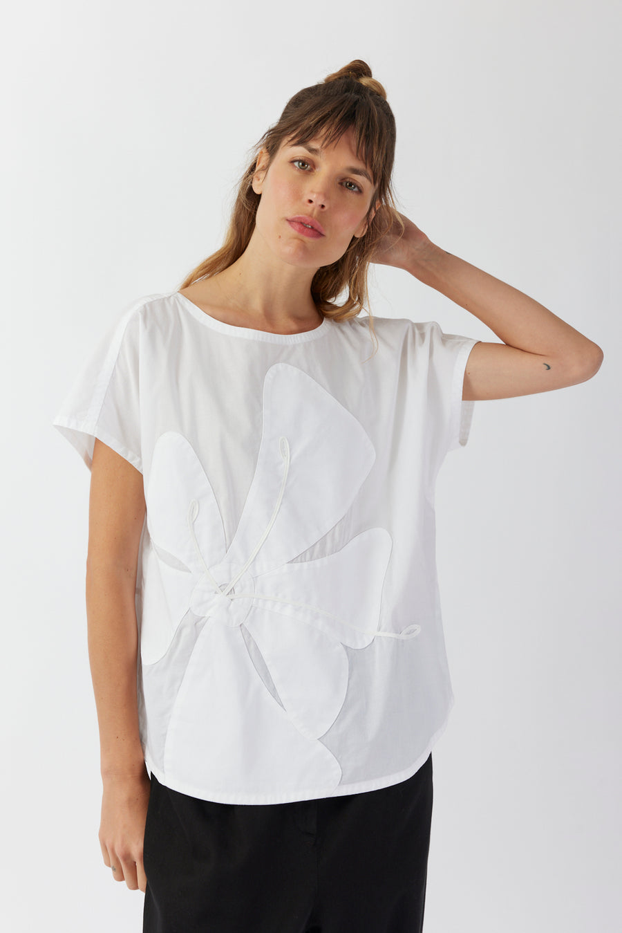 HANA WHITE TEE